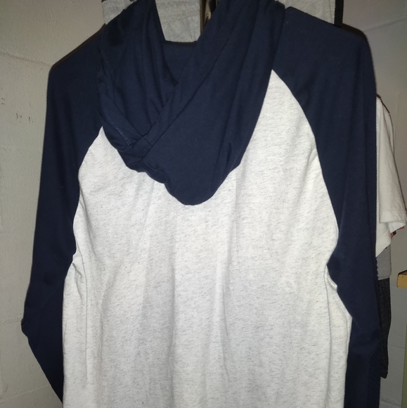 OLD NAVY Long Sleeve Tee hoodie with pocket - Picture 2 of 4